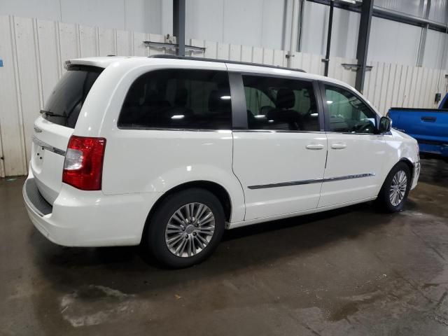 2013 Chrysler Town & Country Touring L