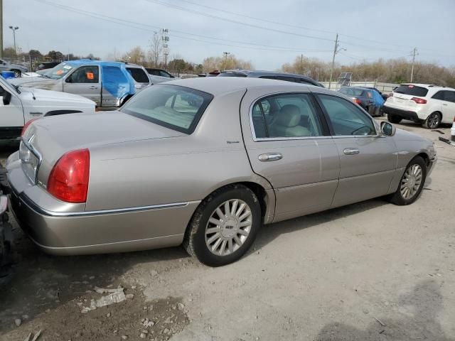 2003 Lincoln Town Car Signature