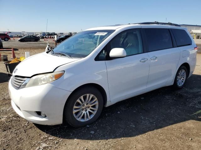 2013 Toyota Sienna XLE