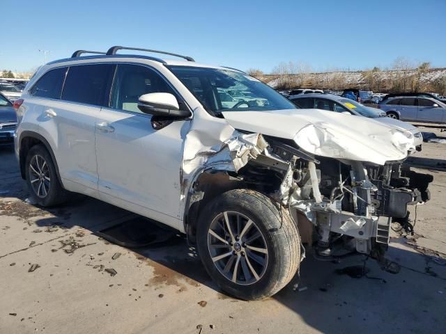 2017 Toyota Highlander SE