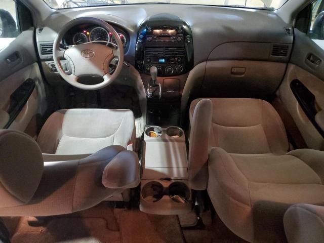 2005 Toyota Sienna CE