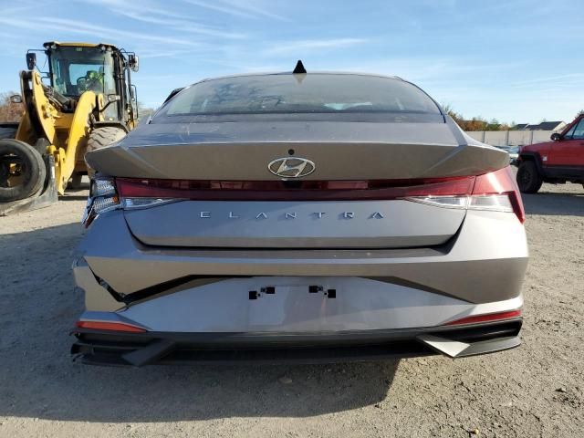 2023 Hyundai Elantra SE