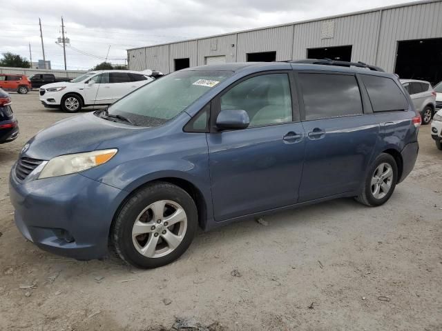 2014 Toyota Sienna LE