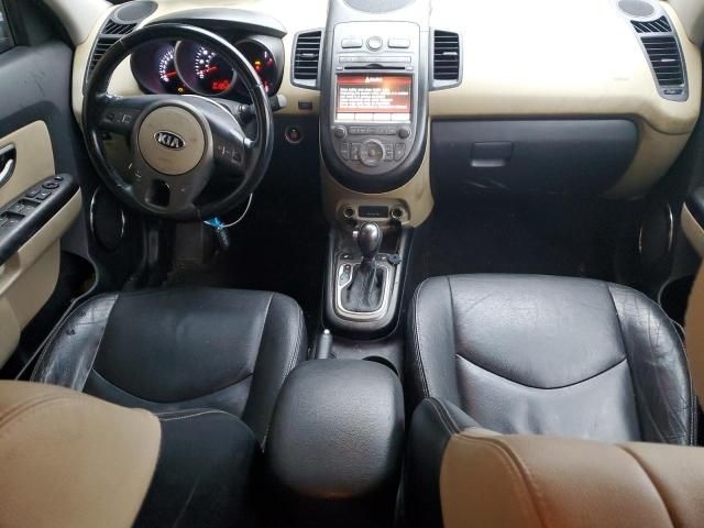 2013 KIA Soul +