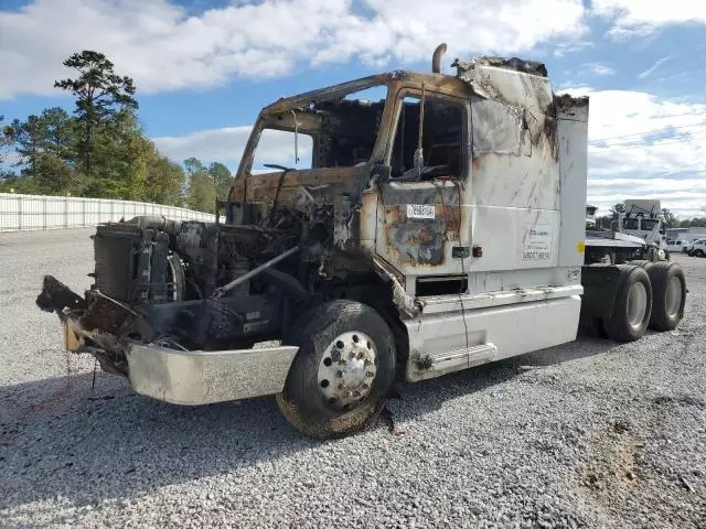 2003 Volvo VN VNL