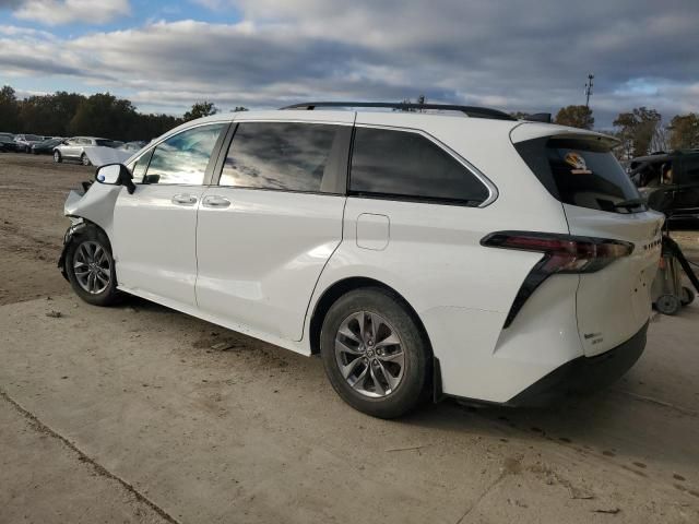 2023 Toyota Sienna LE