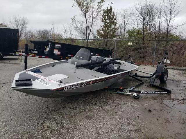 2009 Tracker Boat