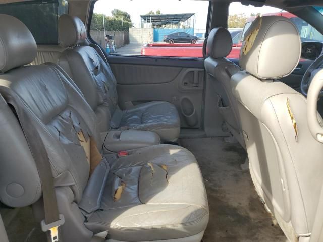 2005 Toyota Sienna XLE