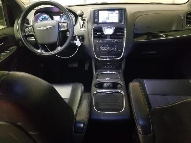 2014 Chrysler Town & Country S