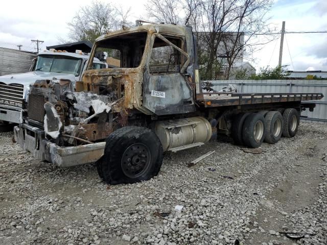 2004 Volvo VHD