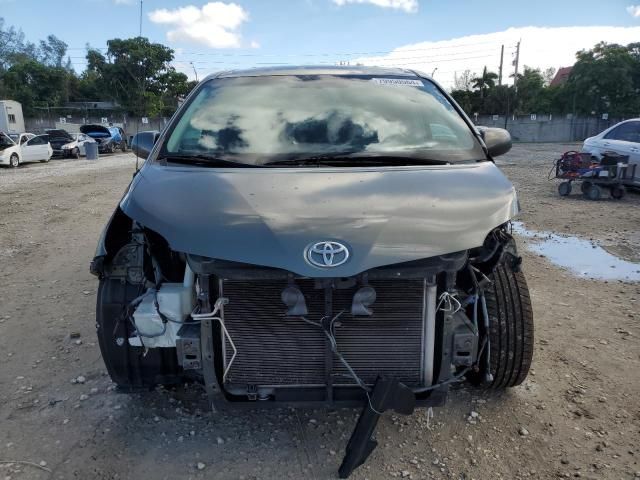 2011 Toyota Sienna LE