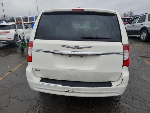 2013 Chrysler Town & Country Touring