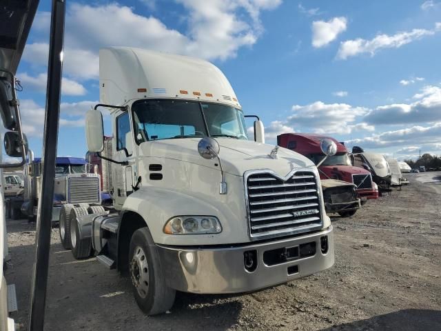 2017 Mack 600 CXU600