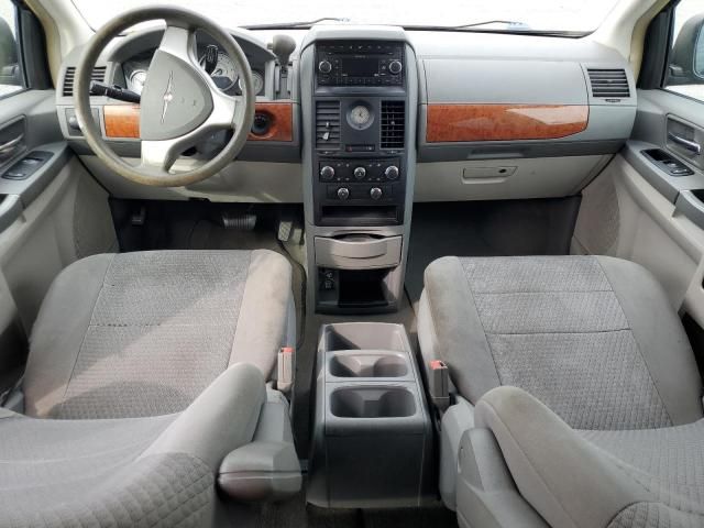 2008 Chrysler Town & Country LX