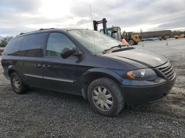 2005 Chrysler Town & Country Touring