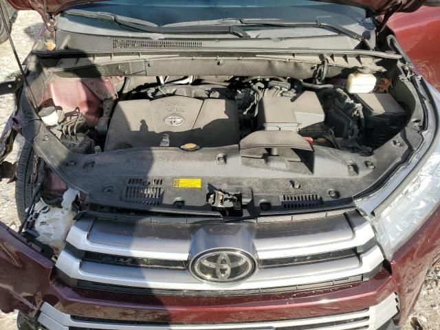 2017 Toyota Highlander SE