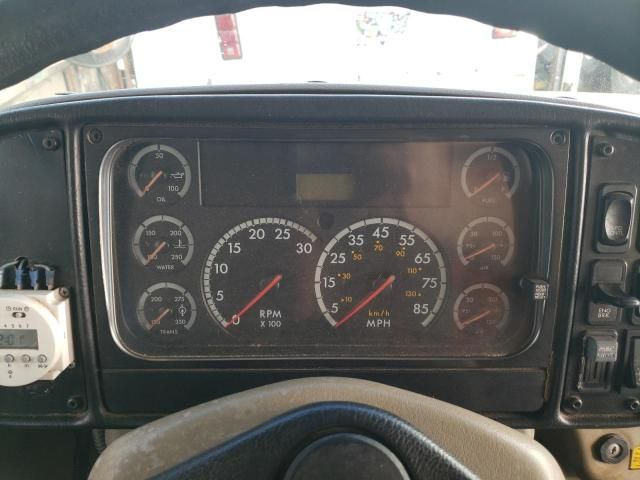 2005 THO 2005 Freightliner Chassis FS65