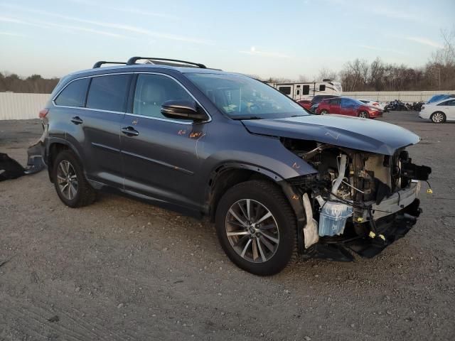 2019 Toyota Highlander SE