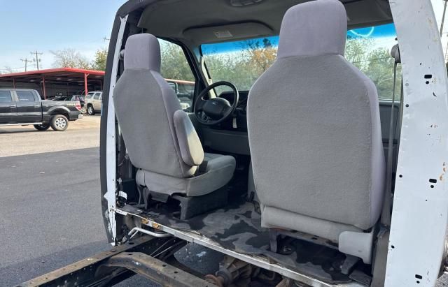 2010 Ford Econoline E350 Super Duty Cutaway Van