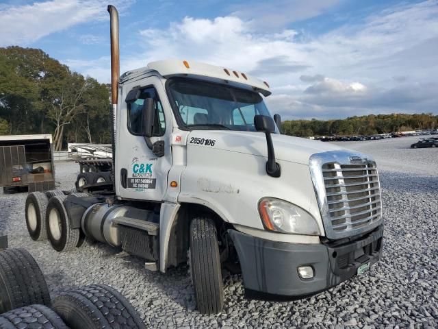 2013 Freightliner Cascadia 125