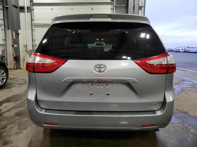 2017 Toyota Sienna LE