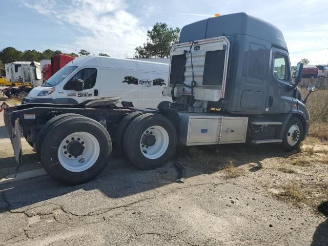 2017 Freightliner Cascadia 113