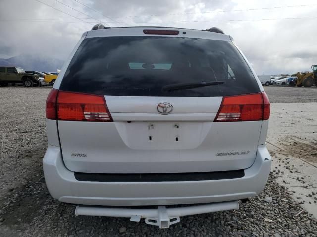 2005 Toyota Sienna XLE