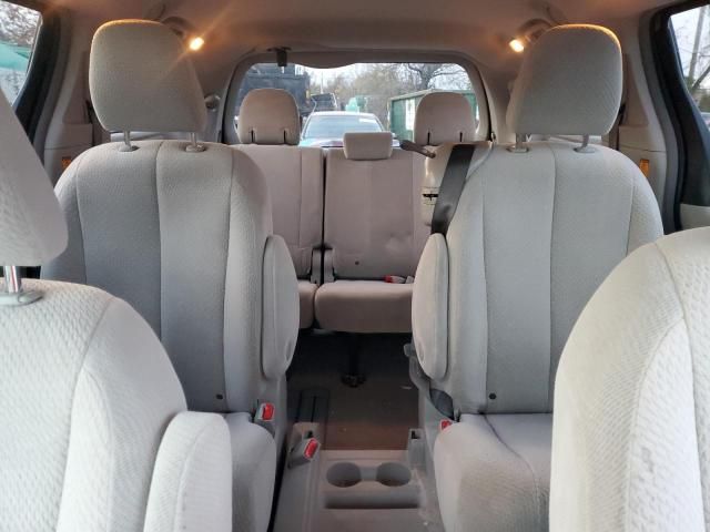 2013 Toyota Sienna LE