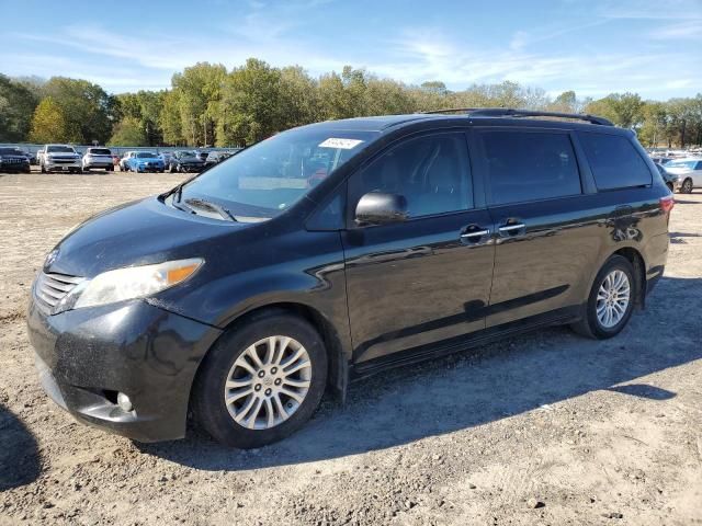 2015 Toyota Sienna XLE