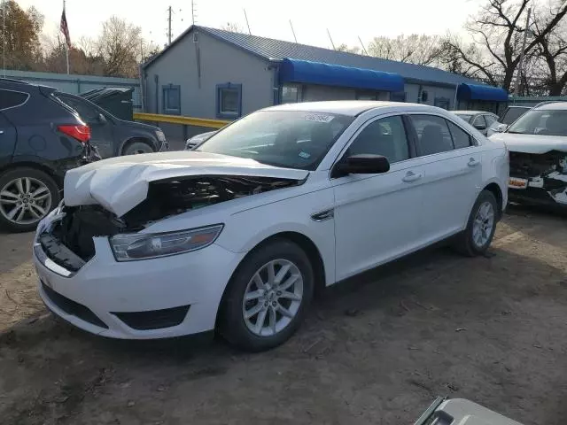 2013 Ford Taurus SE