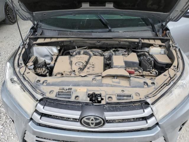 2018 Toyota Highlander SE