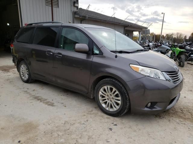 2013 Toyota Sienna XLE