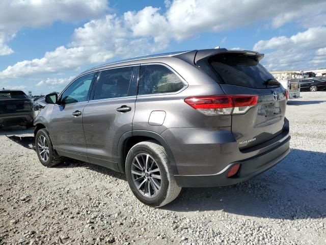 2019 Toyota Highlander SE