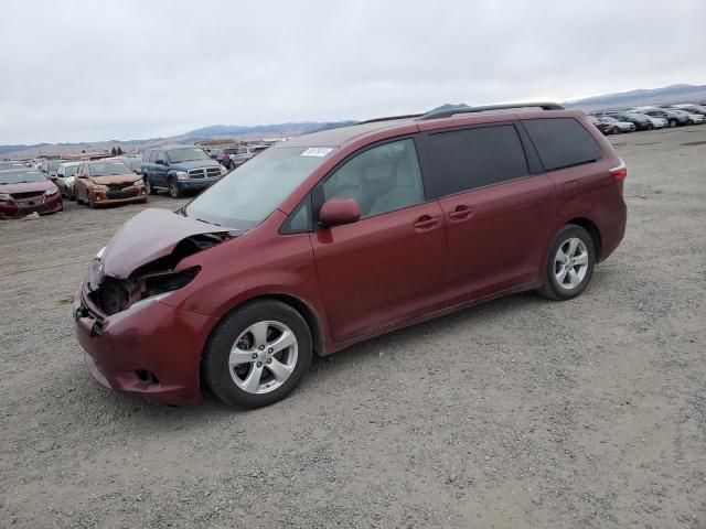 2015 Toyota Sienna LE