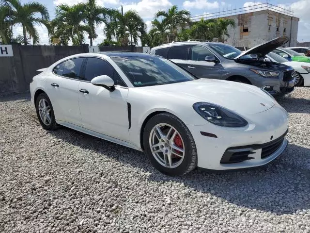 2018 Porsche Panamera 4