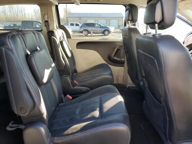 2015 Chrysler Town & Country Touring