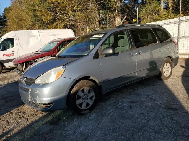 2004 Toyota Sienna CE