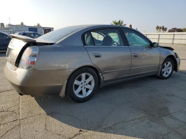 2004 Nissan Altima Base