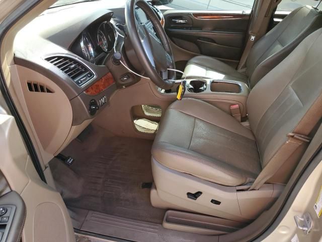 2012 Chrysler Town & Country Touring L