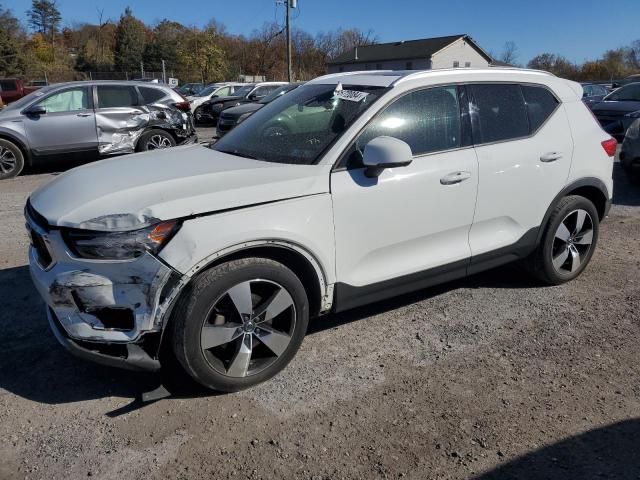 2019 Volvo XC40 T5 Momentum