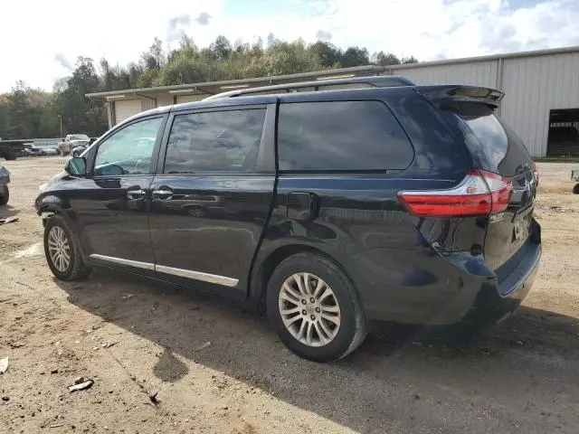 2017 Toyota Sienna XLE