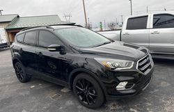 Carros con título limpio a la venta en subasta: 2017 Ford Escape Titanium