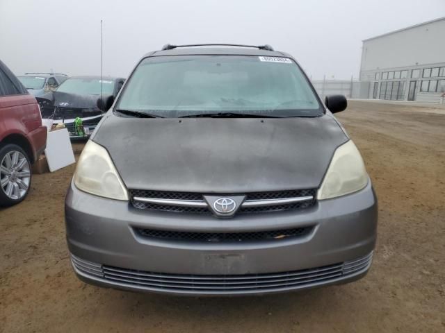 2004 Toyota Sienna CE