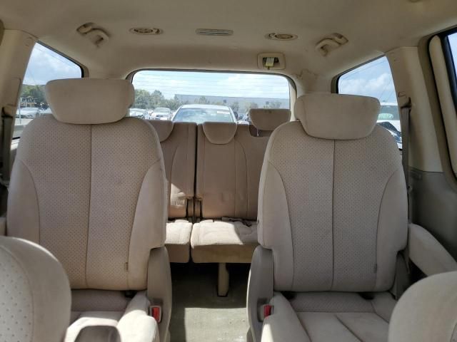 2007 Hyundai Entourage GLS