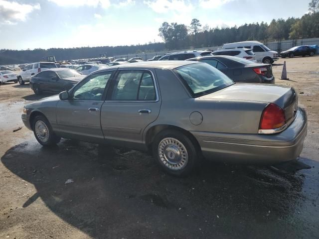 2000 Ford Crown Victoria