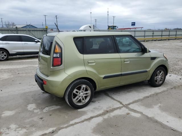 2010 KIA Soul +