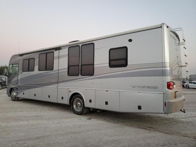 2005 Pace Arrow 2005 Workhorse Custom Chassis Motorhome Chassis W2