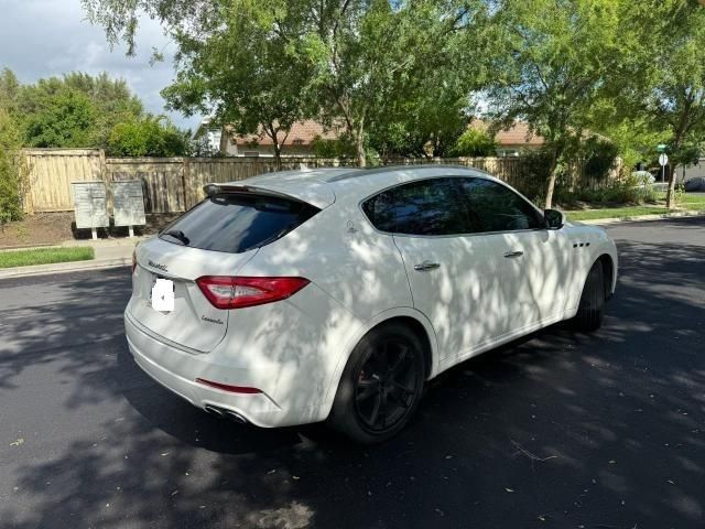 2017 Maserati Levante Sport