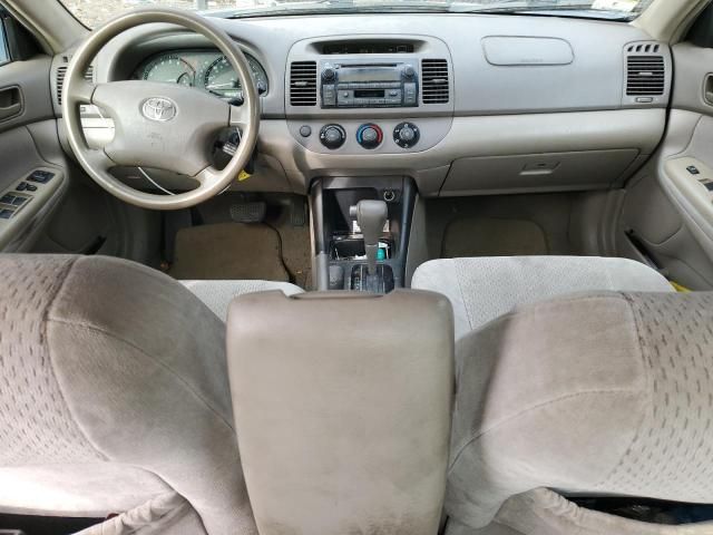 2004 Toyota Camry LE