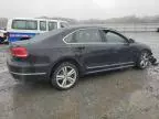 2012 Volkswagen Passat SEL